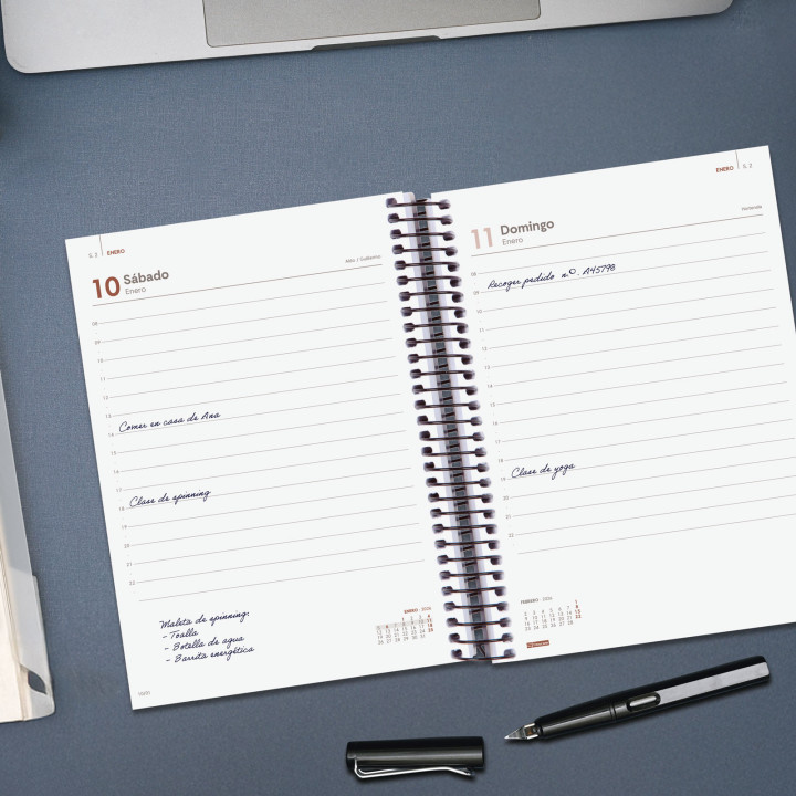 Agenda 2026 basic opaque e10 155x212mm dia pagina negro finocam 742916026